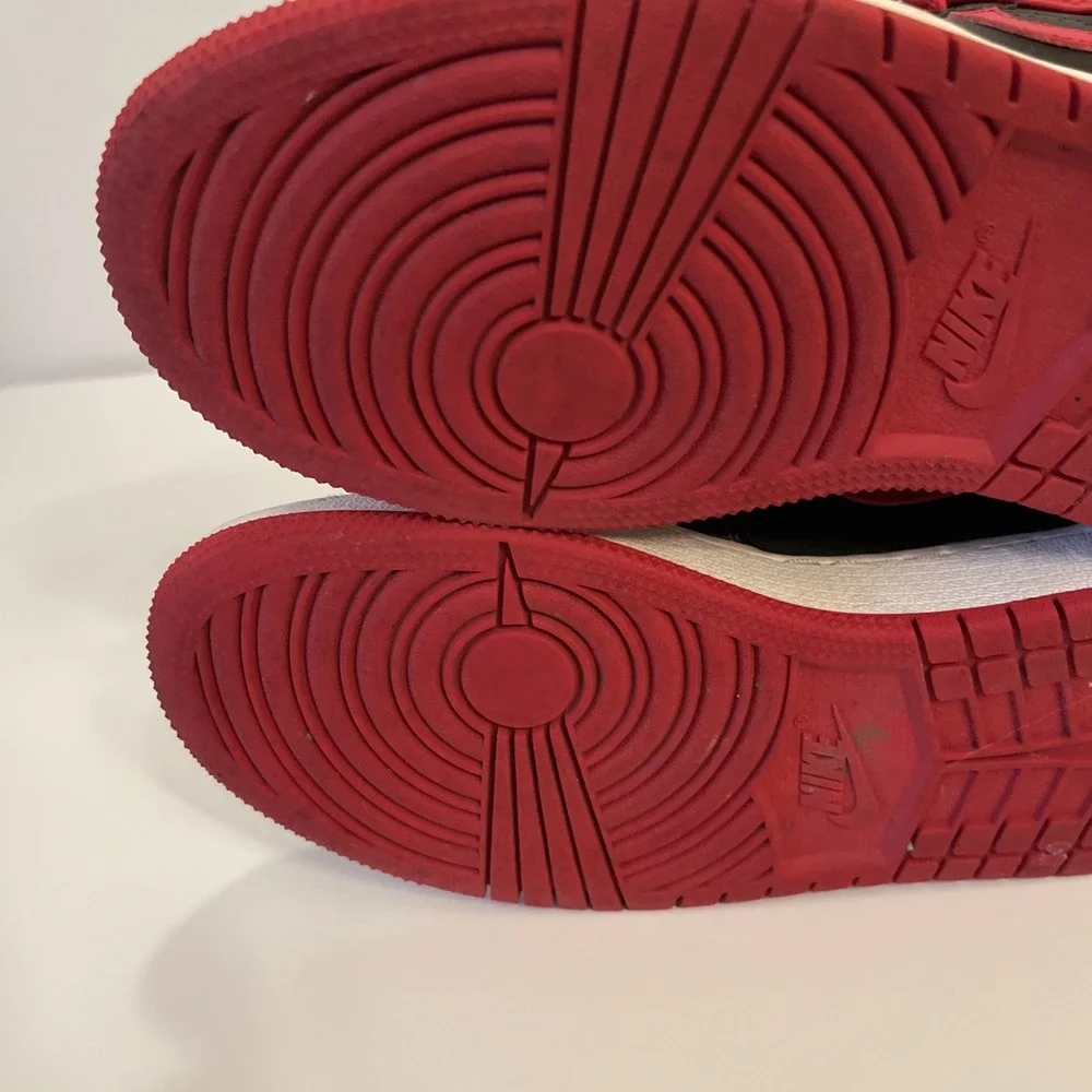 Air Jordan 1 Mid Alternate Bred (2022) DQ8423-060 Black/Red Boys 5Y